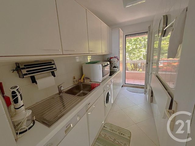 Afficher la photo en grand Appartement F2 à vendre - 2 pièces - 48.0 m2 - MENTON - 06 - PROVENCE-ALPES-COTE-D-AZUR - Century 21 Agence Molière