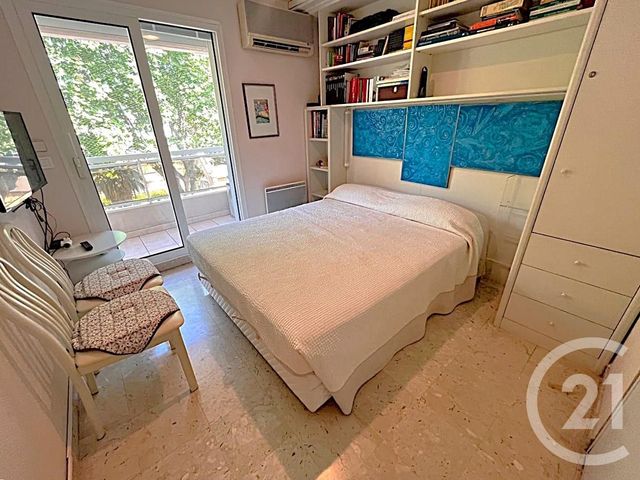 Afficher la photo en grand Appartement F2 à vendre - 2 pièces - 48.0 m2 - MENTON - 06 - PROVENCE-ALPES-COTE-D-AZUR - Century 21 Agence Molière