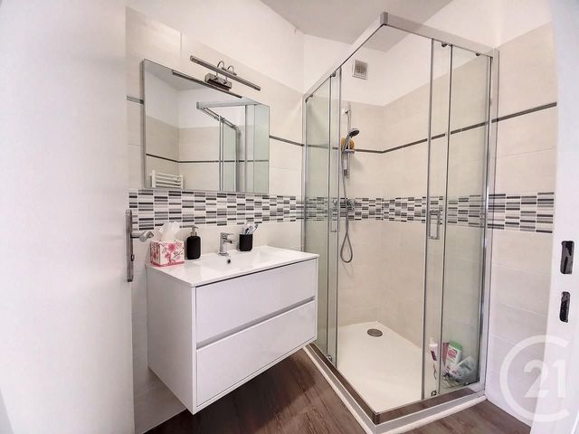 Appartement à vendre - 3 pièces - 58.46 m2 - ROQUEBRUNE CAP MARTIN - 06 - PROVENCE-ALPES-COTE-D-AZUR - Century 21 Agence Molière