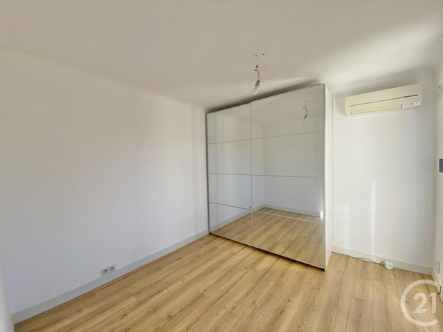 Afficher la photo en grand Appartement F3 à louer - 3 pièces - 55.26 m2 - ROQUEBRUNE CAP MARTIN - 06 - PROVENCE-ALPES-COTE-D-AZUR - Century 21 Agence Molière