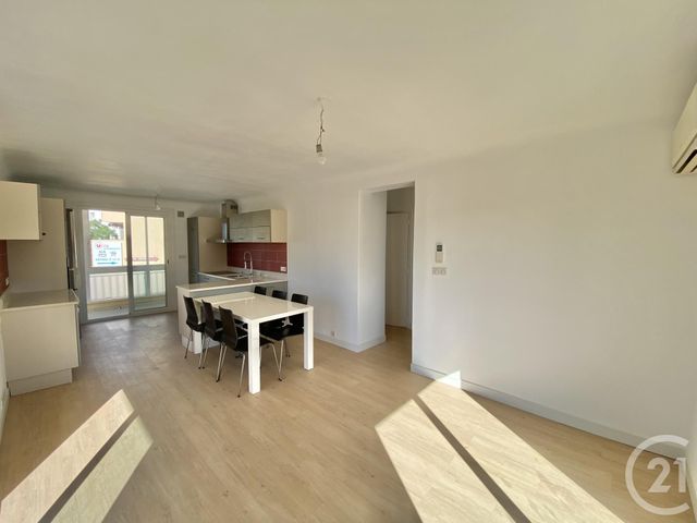 Afficher la photo en grand Appartement F3 à louer - 3 pièces - 55.26 m2 - ROQUEBRUNE CAP MARTIN - 06 - PROVENCE-ALPES-COTE-D-AZUR - Century 21 Agence Molière