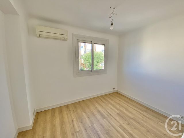 Afficher la photo en grand Appartement F3 à louer - 3 pièces - 55.26 m2 - ROQUEBRUNE CAP MARTIN - 06 - PROVENCE-ALPES-COTE-D-AZUR - Century 21 Agence Molière