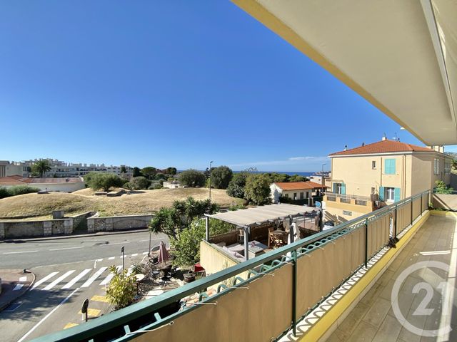 Afficher la photo en grand Appartement F3 à louer - 3 pièces - 55.26 m2 - ROQUEBRUNE CAP MARTIN - 06 - PROVENCE-ALPES-COTE-D-AZUR - Century 21 Agence Molière