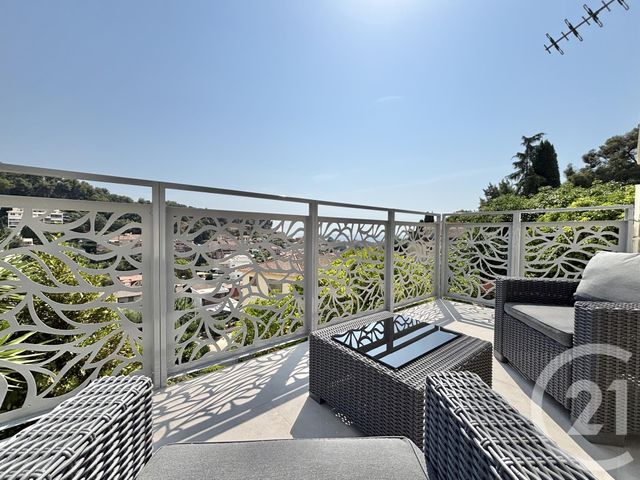 Afficher la photo en grand Appartement F3 à louer - 3 pièces - 99.91 m2 - ROQUEBRUNE CAP MARTIN - 06 - PROVENCE-ALPES-COTE-D-AZUR - Century 21 Agence Molière