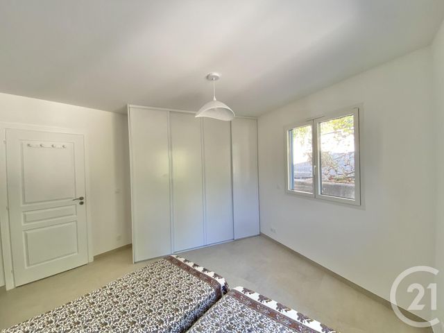 Afficher la photo en grand Appartement F3 à louer - 3 pièces - 99.91 m2 - ROQUEBRUNE CAP MARTIN - 06 - PROVENCE-ALPES-COTE-D-AZUR - Century 21 Agence Molière