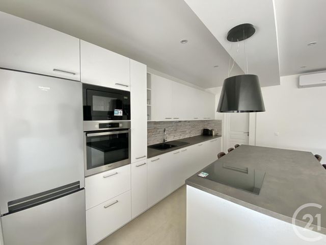 Afficher la photo en grand Appartement F3 à louer - 3 pièces - 99.91 m2 - ROQUEBRUNE CAP MARTIN - 06 - PROVENCE-ALPES-COTE-D-AZUR - Century 21 Agence Molière