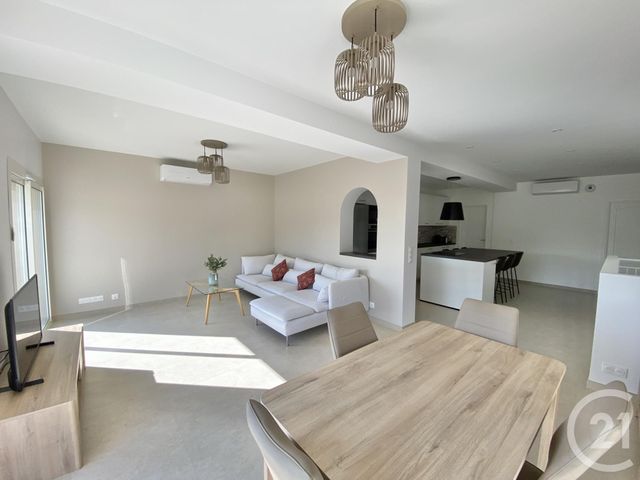 Afficher la photo en grand Appartement F3 à louer - 3 pièces - 99.91 m2 - ROQUEBRUNE CAP MARTIN - 06 - PROVENCE-ALPES-COTE-D-AZUR - Century 21 Agence Molière