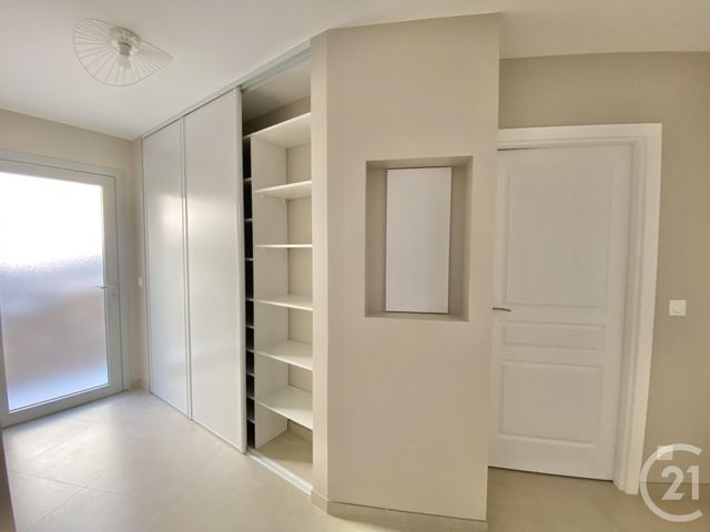 Afficher la photo en grand Appartement F3 à louer - 3 pièces - 99.91 m2 - ROQUEBRUNE CAP MARTIN - 06 - PROVENCE-ALPES-COTE-D-AZUR - Century 21 Agence Molière