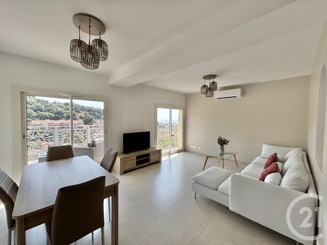 Afficher la photo en grand Appartement F3 à louer - 3 pièces - 99.91 m2 - ROQUEBRUNE CAP MARTIN - 06 - PROVENCE-ALPES-COTE-D-AZUR - Century 21 Agence Molière