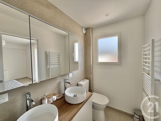 Afficher la photo en grand Appartement F3 à louer - 3 pièces - 99.91 m2 - ROQUEBRUNE CAP MARTIN - 06 - PROVENCE-ALPES-COTE-D-AZUR - Century 21 Agence Molière