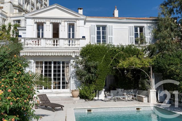 maison à vendre - 12 pièces - 475.55 m2 - MENTON - 06 - PROVENCE-ALPES-COTE-D-AZUR - Century 21 Agence Molière