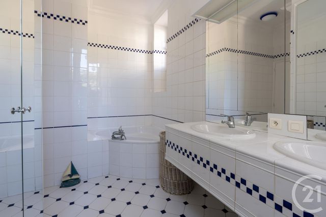 maison à vendre - 12 pièces - 475.55 m2 - MENTON - 06 - PROVENCE-ALPES-COTE-D-AZUR - Century 21 Agence Molière