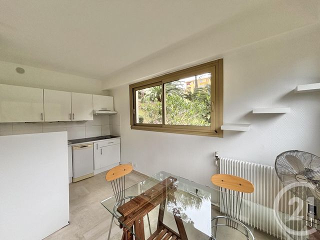 Appartement F1 à louer - 1 pièce - 33.35 m2 - ROQUEBRUNE CAP MARTIN - 06 - PROVENCE-ALPES-COTE-D-AZUR - Century 21 Agence Molière