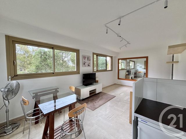 Appartement F1 à louer - 1 pièce - 33.35 m2 - ROQUEBRUNE CAP MARTIN - 06 - PROVENCE-ALPES-COTE-D-AZUR - Century 21 Agence Molière