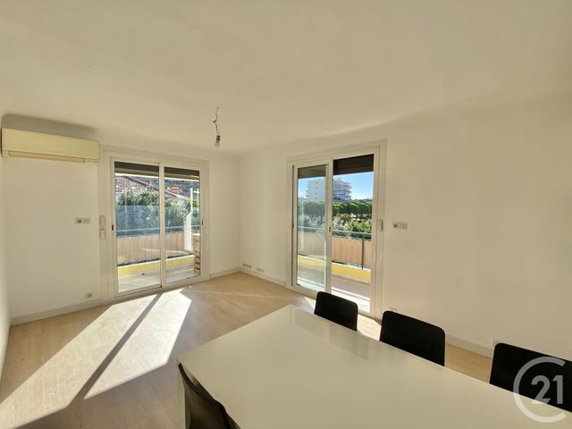 Appartement F3 à vendre - 3 pièces - 55.26 m2 - ROQUEBRUNE CAP MARTIN - 06 - PROVENCE-ALPES-COTE-D-AZUR - Century 21 Agence Molière