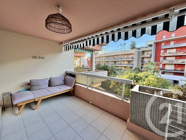 Appartement Studio Cabine à louer - 1 pièce - 23.49 m2 - ROQUEBRUNE CAP MARTIN - 06 - PROVENCE-ALPES-COTE-D-AZUR - Century 21 Agence Molière