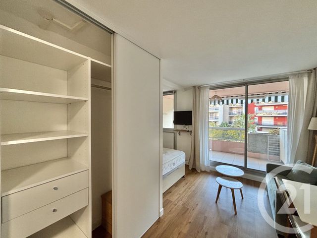 Appartement Studio Cabine à louer - 1 pièce - 23.49 m2 - ROQUEBRUNE CAP MARTIN - 06 - PROVENCE-ALPES-COTE-D-AZUR - Century 21 Agence Molière