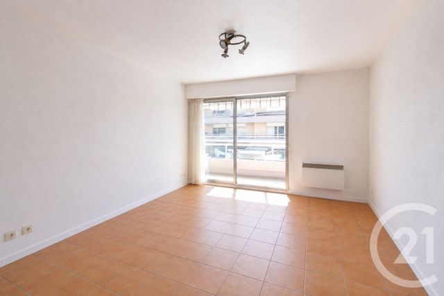 Appartement F1 à vendre - 1 pièce - 21.4 m2 - ROQUEBRUNE CAP MARTIN - 06 - PROVENCE-ALPES-COTE-D-AZUR - Century 21 Agence Molière