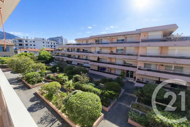 Appartement F1 à vendre - 1 pièce - 22.15 m2 - ROQUEBRUNE CAP MARTIN - 06 - PROVENCE-ALPES-COTE-D-AZUR - Century 21 Agence Molière
