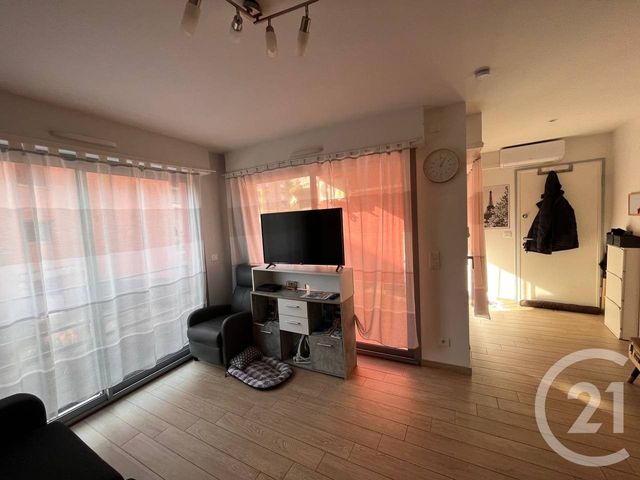 Appartement Studio à vendre - 1 pièce - 29.0 m2 - ROQUEBRUNE CAP MARTIN - 06 - PROVENCE-ALPES-COTE-D-AZUR - Century 21 Agence Molière