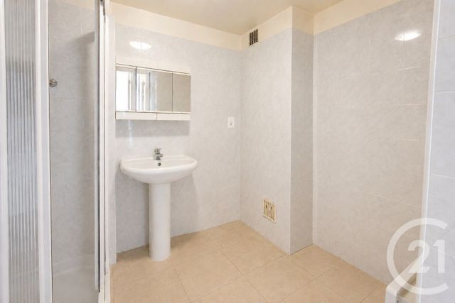 Appartement F2 à vendre - 2 pièces - 56.21 m2 - MENTON - 06 - PROVENCE-ALPES-COTE-D-AZUR - Century 21 Agence Molière