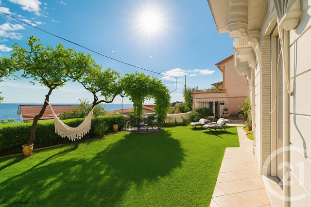 maison à louer - 7 pièces - 169.0 m2 - ROQUEBRUNE CAP MARTIN - 06 - PROVENCE-ALPES-COTE-D-AZUR - Century 21 Agence Molière