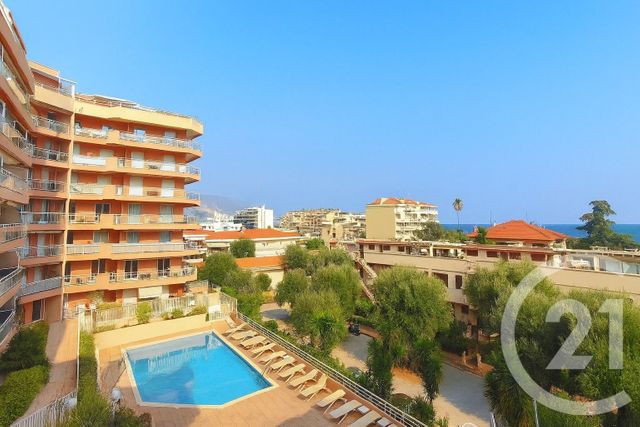 Appartement à vendre - 2 pièces - 33.45 m2 - ROQUEBRUNE CAP MARTIN - 06 - PROVENCE-ALPES-COTE-D-AZUR - Century 21 Agence Molière