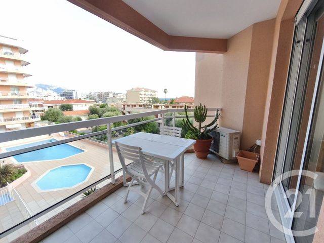 Appartement à vendre - 2 pièces - 33.45 m2 - ROQUEBRUNE CAP MARTIN - 06 - PROVENCE-ALPES-COTE-D-AZUR - Century 21 Agence Molière