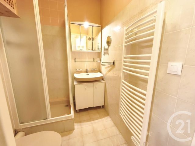 Appartement à vendre - 2 pièces - 33.45 m2 - ROQUEBRUNE CAP MARTIN - 06 - PROVENCE-ALPES-COTE-D-AZUR - Century 21 Agence Molière