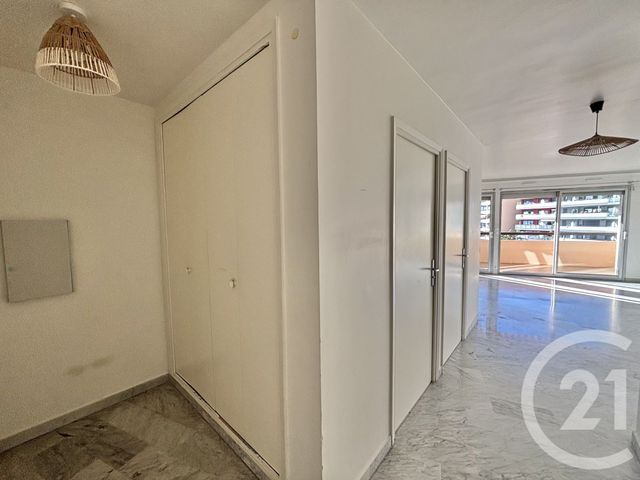 Appartement F3 à louer - 3 pièces - 65.79 m2 - ROQUEBRUNE CAP MARTIN - 06 - PROVENCE-ALPES-COTE-D-AZUR - Century 21 Agence Molière