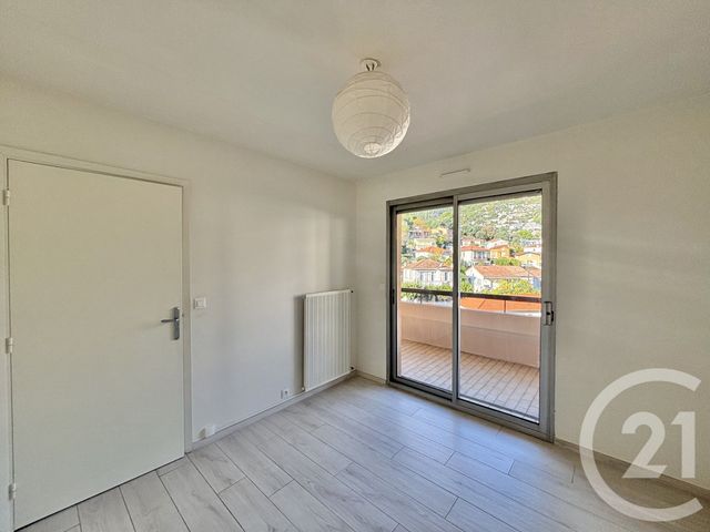 Appartement F3 à louer - 3 pièces - 65.79 m2 - ROQUEBRUNE CAP MARTIN - 06 - PROVENCE-ALPES-COTE-D-AZUR - Century 21 Agence Molière