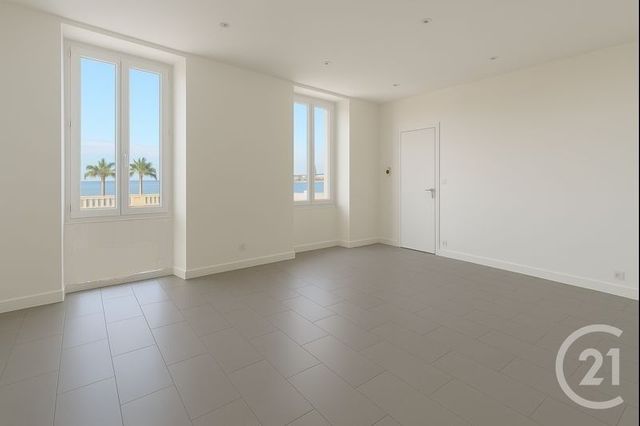 Appartement F6 à louer - 6 pièces - 154.89 m2 - NICE - 06 - PROVENCE-ALPES-COTE-D-AZUR - Century 21 Agence Molière