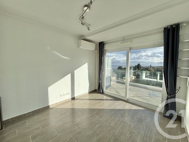 Appartement F2 à louer - 2 pièces - 46.84 m2 - ROQUEBRUNE CAP MARTIN - 06 - PROVENCE-ALPES-COTE-D-AZUR - Century 21 Agence Molière
