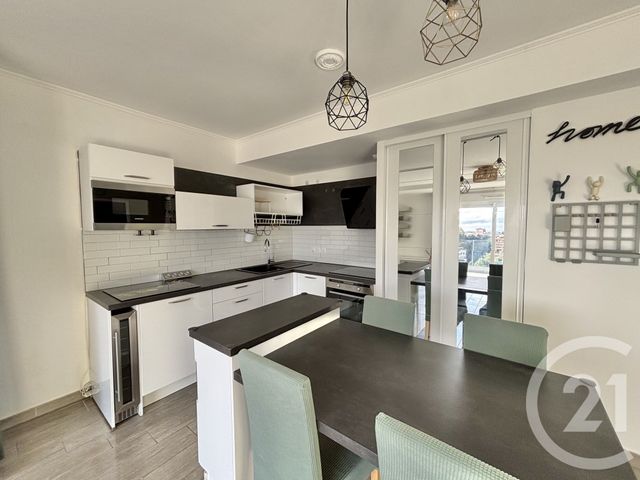 Appartement F2 à louer - 2 pièces - 46.84 m2 - ROQUEBRUNE CAP MARTIN - 06 - PROVENCE-ALPES-COTE-D-AZUR - Century 21 Agence Molière
