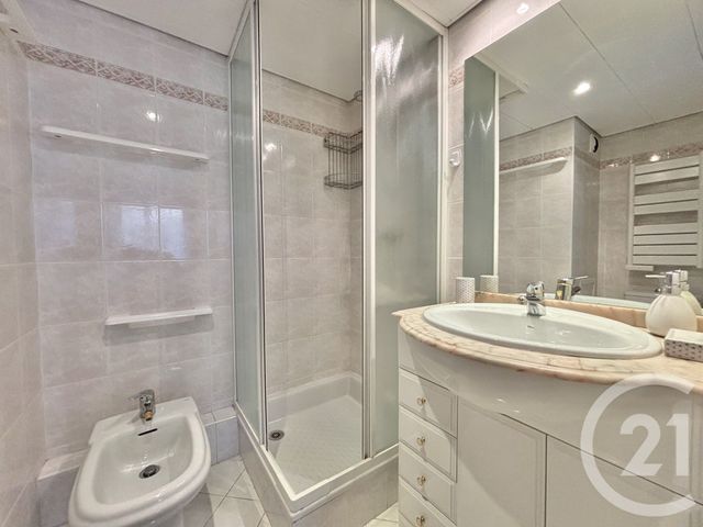 Appartement F2 à louer - 2 pièces - 33.75 m2 - MENTON - 06 - PROVENCE-ALPES-COTE-D-AZUR - Century 21 Agence Molière