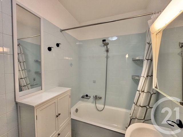 Appartement T2 à louer - 2 pièces - 32.97 m2 - MENTON - 06 - PROVENCE-ALPES-COTE-D-AZUR - Century 21 Agence Molière