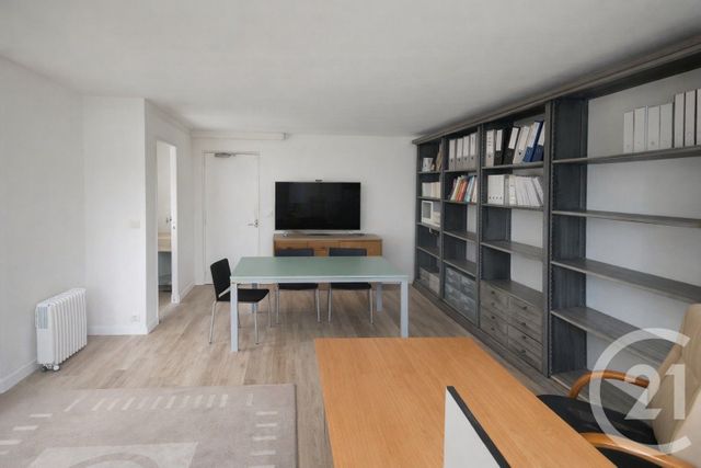 Appartement Local à louer - 1 pièce - 26.0 m2 - ROQUEBRUNE CAP MARTIN - 06 - PROVENCE-ALPES-COTE-D-AZUR - Century 21 Agence Molière