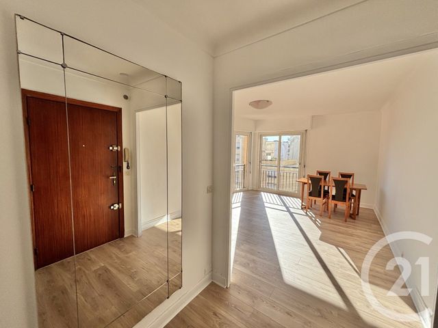 Appartement F2 à louer - 2 pièces - 52.32 m2 - ROQUEBRUNE CAP MARTIN - 06 - PROVENCE-ALPES-COTE-D-AZUR - Century 21 Agence Molière