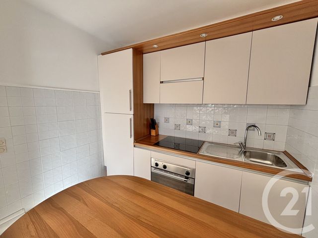 Appartement F2 à louer - 2 pièces - 52.32 m2 - ROQUEBRUNE CAP MARTIN - 06 - PROVENCE-ALPES-COTE-D-AZUR - Century 21 Agence Molière