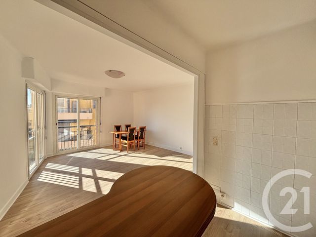 Appartement F2 à louer - 2 pièces - 52.32 m2 - ROQUEBRUNE CAP MARTIN - 06 - PROVENCE-ALPES-COTE-D-AZUR - Century 21 Agence Molière