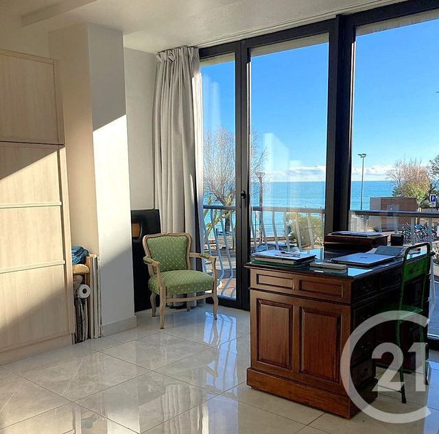 Appartement F4 à vendre - 4 pièces - 71.0 m2 - ROQUEBRUNE CAP MARTIN - 06 - PROVENCE-ALPES-COTE-D-AZUR - Century 21 Agence Molière