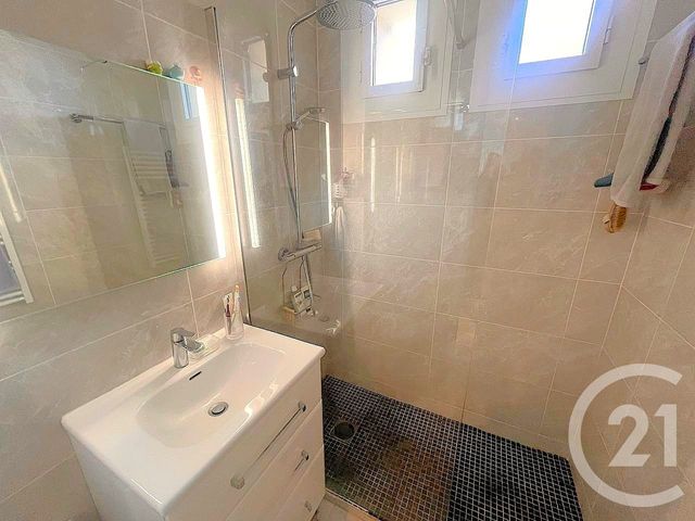 Appartement F4 à vendre - 4 pièces - 71.0 m2 - ROQUEBRUNE CAP MARTIN - 06 - PROVENCE-ALPES-COTE-D-AZUR - Century 21 Agence Molière