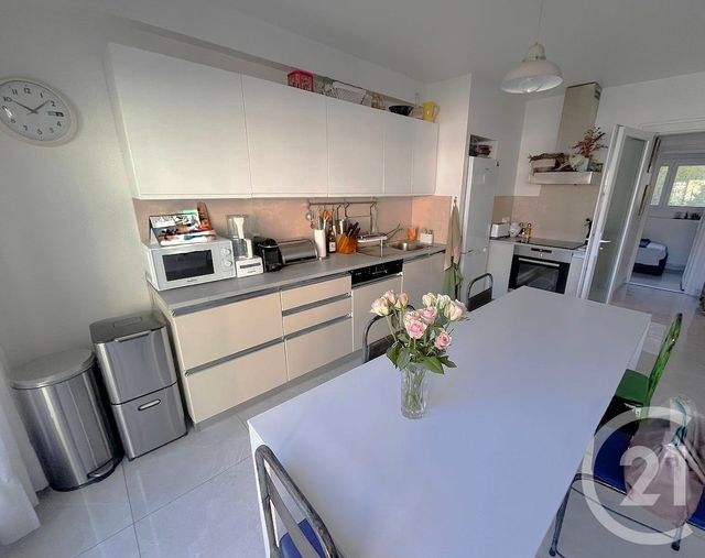 Appartement F4 à vendre - 4 pièces - 71.0 m2 - ROQUEBRUNE CAP MARTIN - 06 - PROVENCE-ALPES-COTE-D-AZUR - Century 21 Agence Molière