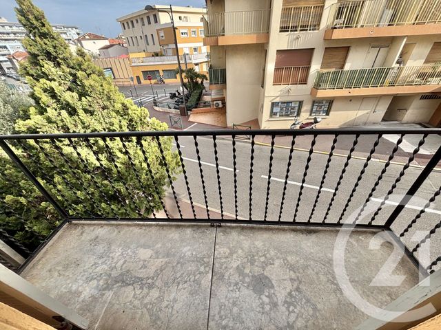 Appartement F2 à louer - 2 pièces - 40.63 m2 - ROQUEBRUNE CAP MARTIN - 06 - PROVENCE-ALPES-COTE-D-AZUR - Century 21 Agence Molière