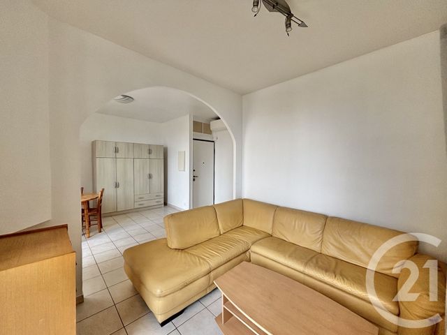 Appartement F2 à louer - 2 pièces - 40.63 m2 - ROQUEBRUNE CAP MARTIN - 06 - PROVENCE-ALPES-COTE-D-AZUR - Century 21 Agence Molière
