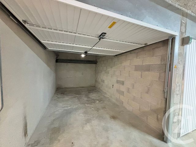 parking à louer - 14.0 m2 - EZE - 06 - PROVENCE-ALPES-COTE-D-AZUR - Century 21 Agence Molière