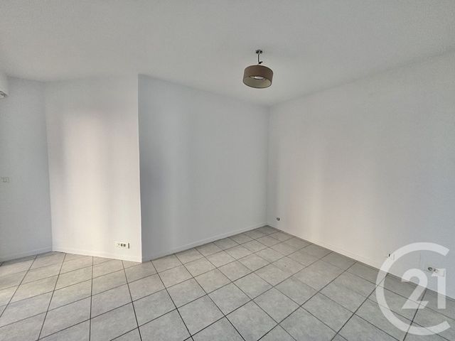 Appartement F3 à louer - 3 pièces - 60.64 m2 - MENTON - 06 - PROVENCE-ALPES-COTE-D-AZUR - Century 21 Agence Molière