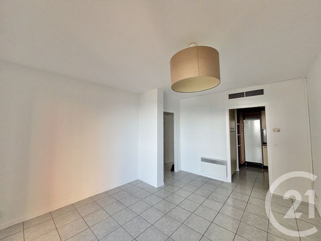 Appartement F3 à louer - 3 pièces - 60.64 m2 - MENTON - 06 - PROVENCE-ALPES-COTE-D-AZUR - Century 21 Agence Molière