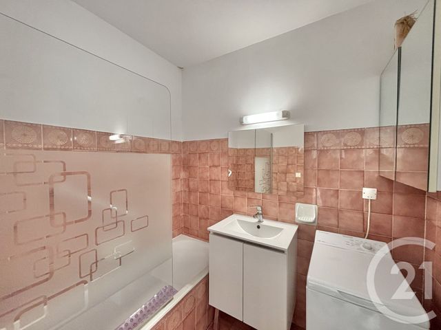 Appartement F2 à louer - 2 pièces - 48.92 m2 - ROQUEBRUNE CAP MARTIN - 06 - PROVENCE-ALPES-COTE-D-AZUR - Century 21 Agence Molière