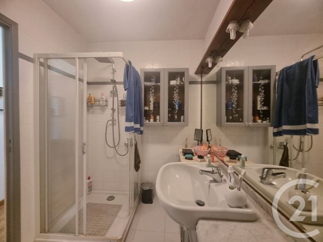 Appartement à vendre - 2 pièces - 54.7 m2 - MENTON - 06 - PROVENCE-ALPES-COTE-D-AZUR - Century 21 Agence Molière